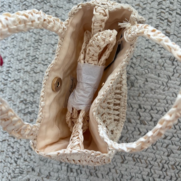 NEVER USED, WITH TAGS. Amore Crochet Small Tote Bag - Picture 2 of 5